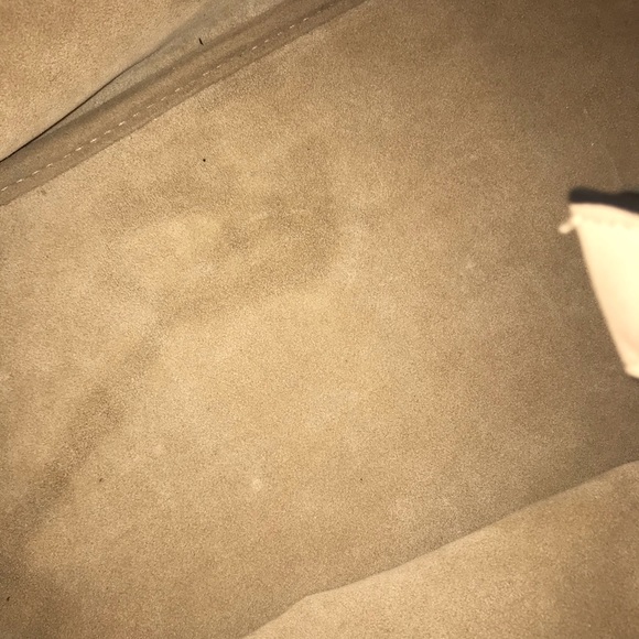 Classic Handbag - Picture 8 of 10